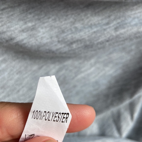 Cute side button detail top in size S - Picture 3 of 6